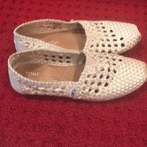Toms shoes